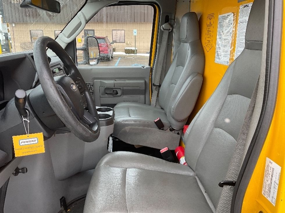 Light Duty Box Truck-Light and Medium Duty Trucks-Ford-2021-E350-Romulus-MI-99,657\n\t\tmiles-$ 25,750 - Image 19