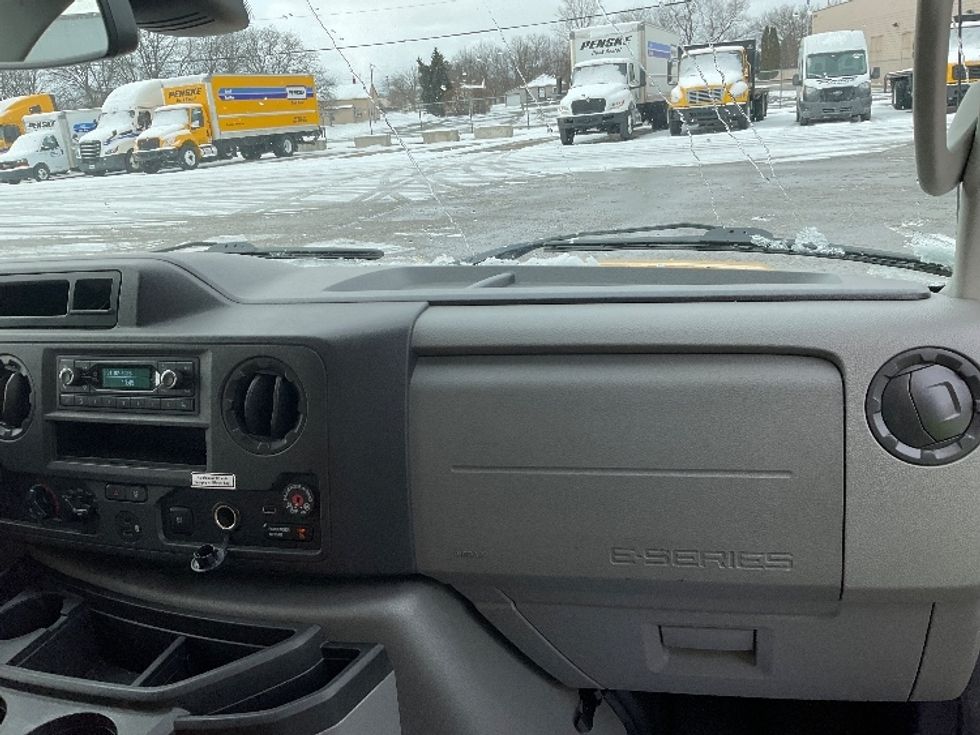 Light Duty Box Truck-Light and Medium Duty Trucks-Ford-2021-E350-Romulus-MI-99,657\n\t\tmiles-$ 25,750 - Image 21