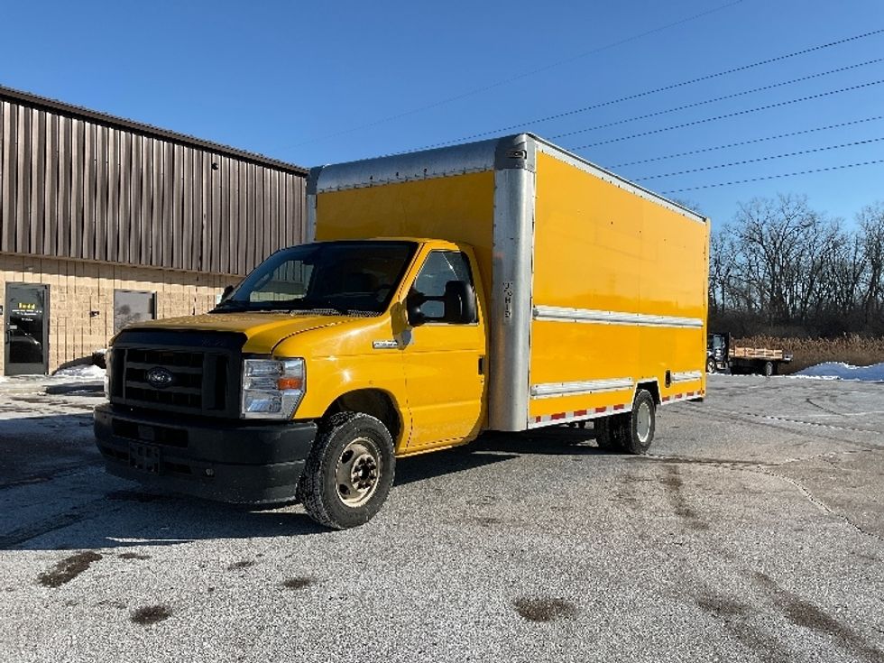 Light Duty Box Truck-Light and Medium Duty Trucks-Ford-2021-E350-Romulus-MI-99,657\n\t\tmiles-$ 25,750 - Image 3