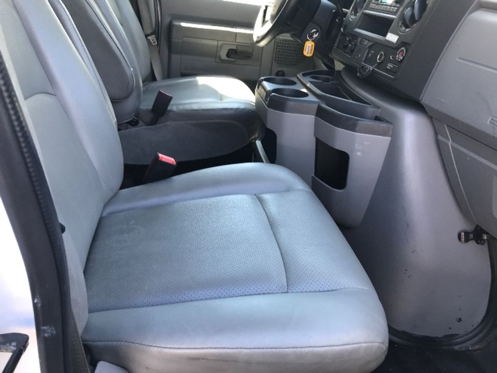 Light Duty Box Truck-Light and Medium Duty Trucks-Ford-2021-E350-Roseville-MN-99,774\n\t\tmiles-$ 28,500 - Image 21