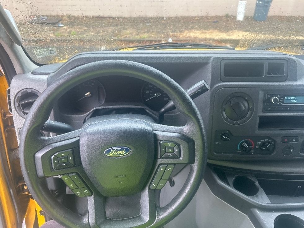 Light Duty Box Truck-Light and Medium Duty Trucks-Ford-2021-E350-Sacramento-CA-114,043\n\t\tmiles-$ 23,500 - Image 18
