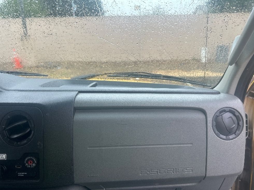 Light Duty Box Truck-Light and Medium Duty Trucks-Ford-2021-E350-Sacramento-CA-114,043\n\t\tmiles-$ 23,500 - Image 21