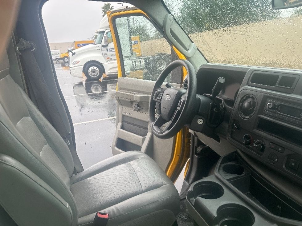 Light Duty Box Truck-Light and Medium Duty Trucks-Ford-2021-E350-Sacramento-CA-114,043\n\t\tmiles-$ 23,500 - Image 22