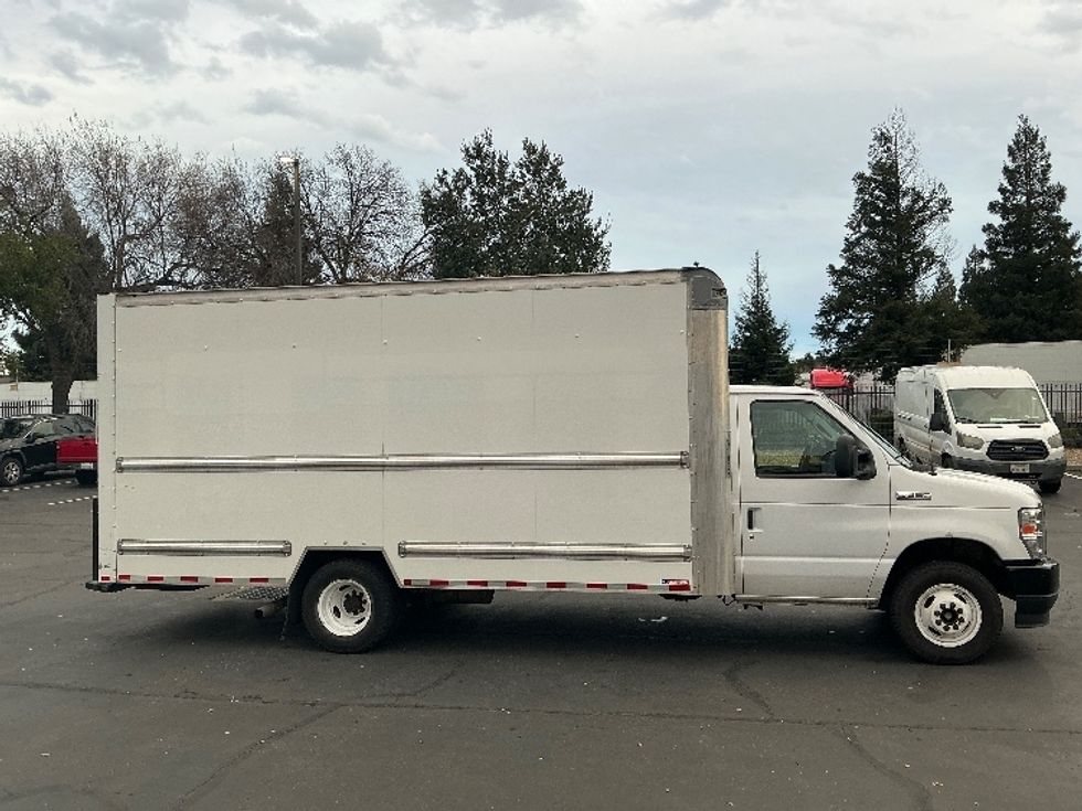 Light Duty Box Truck-Light and Medium Duty Trucks-Ford-2021-E350-Sacramento-CA-128,161\n\t\tmiles-$ 26,250 - Image 15