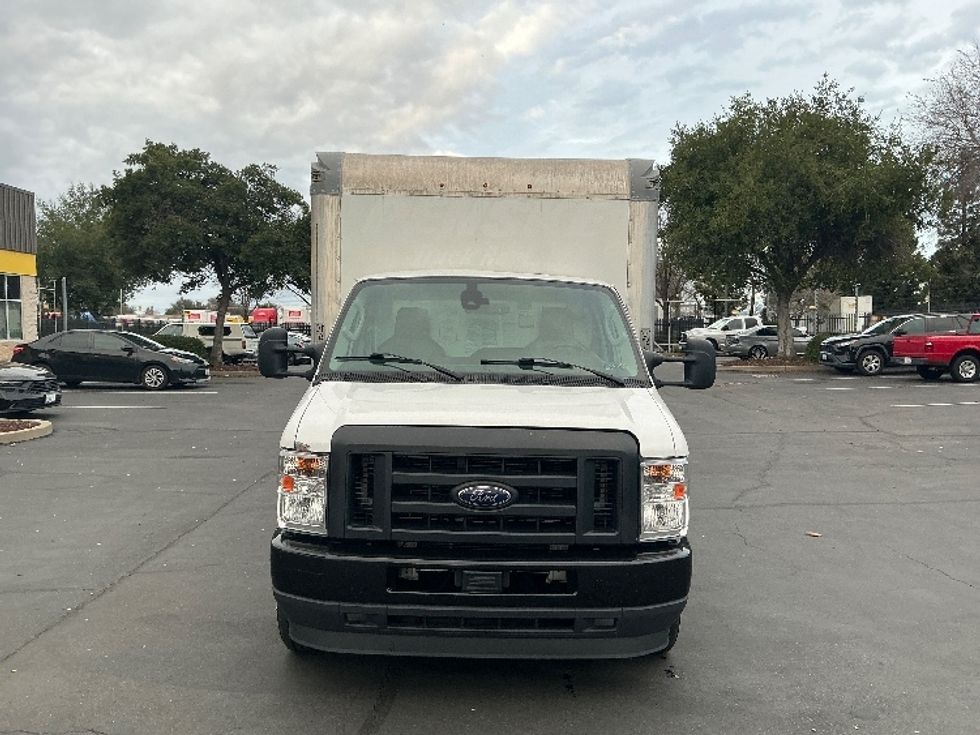 Light Duty Box Truck-Light and Medium Duty Trucks-Ford-2021-E350-Sacramento-CA-128,161\n\t\tmiles-$ 26,250 - Image 2