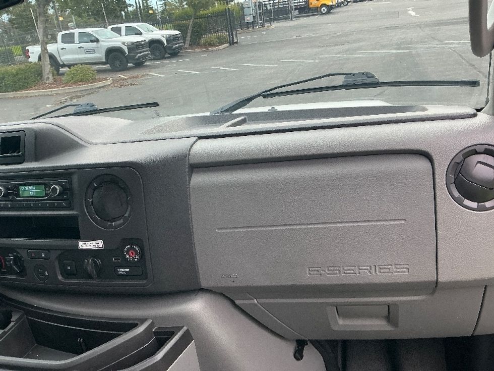 Light Duty Box Truck-Light and Medium Duty Trucks-Ford-2021-E350-Sacramento-CA-128,161\n\t\tmiles-$ 26,250 - Image 21