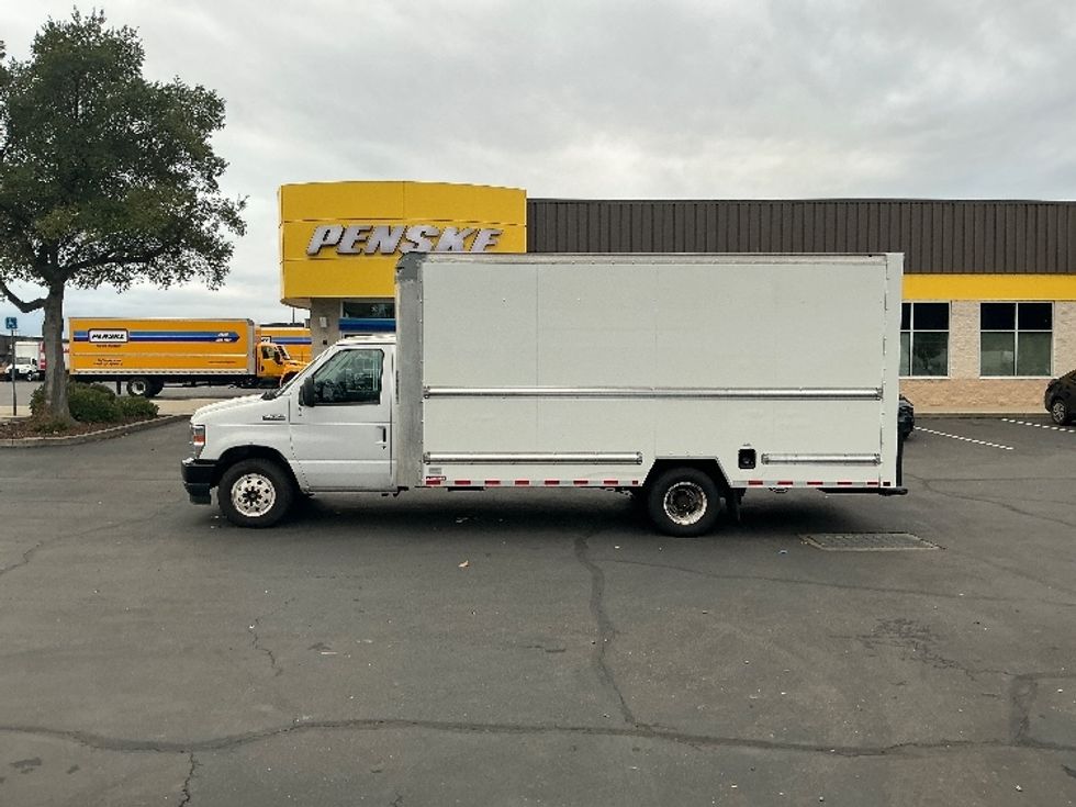 Light Duty Box Truck-Light and Medium Duty Trucks-Ford-2021-E350-Sacramento-CA-128,161\n\t\tmiles-$ 26,250 - Image 4