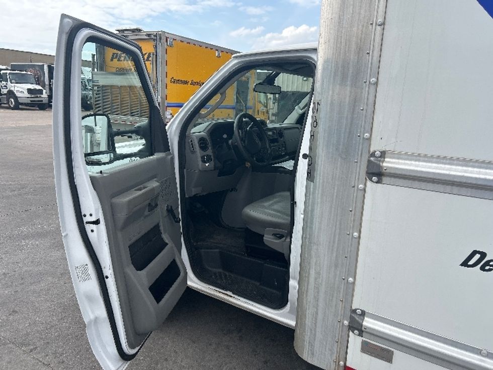 Light Duty Box Truck-Light and Medium Duty Trucks-Ford-2021-E350-San Antonio-TX-104,115\n\t\tmiles-$ 27,500 - Image 15