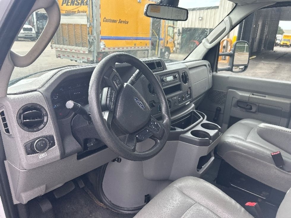 Light Duty Box Truck-Light and Medium Duty Trucks-Ford-2021-E350-San Antonio-TX-104,115\n\t\tmiles-$ 27,500 - Image 16