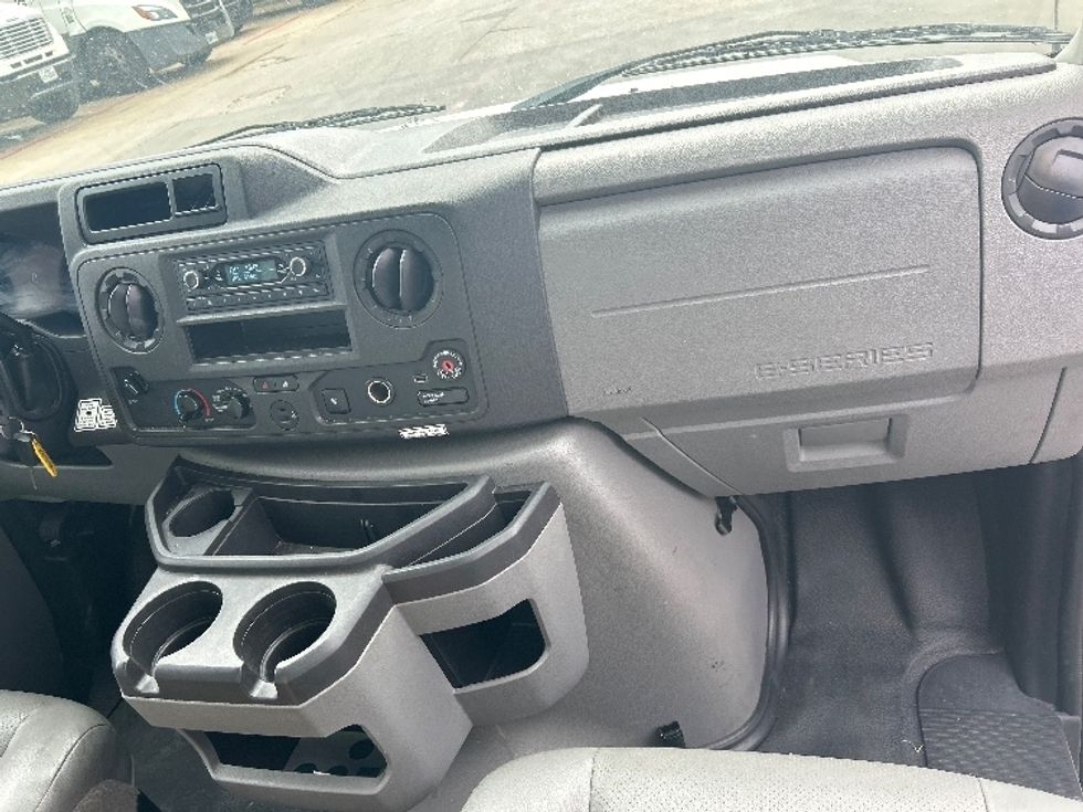 Light Duty Box Truck-Light and Medium Duty Trucks-Ford-2021-E350-San Antonio-TX-104,115\n\t\tmiles-$ 27,500 - Image 20