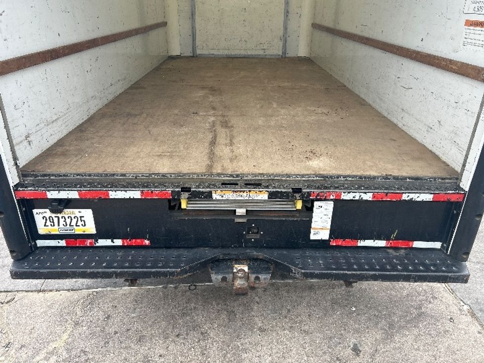 Light Duty Box Truck-Light and Medium Duty Trucks-Ford-2021-E350-San Antonio-TX-104,115\n\t\tmiles-$ 27,500 - Image 9