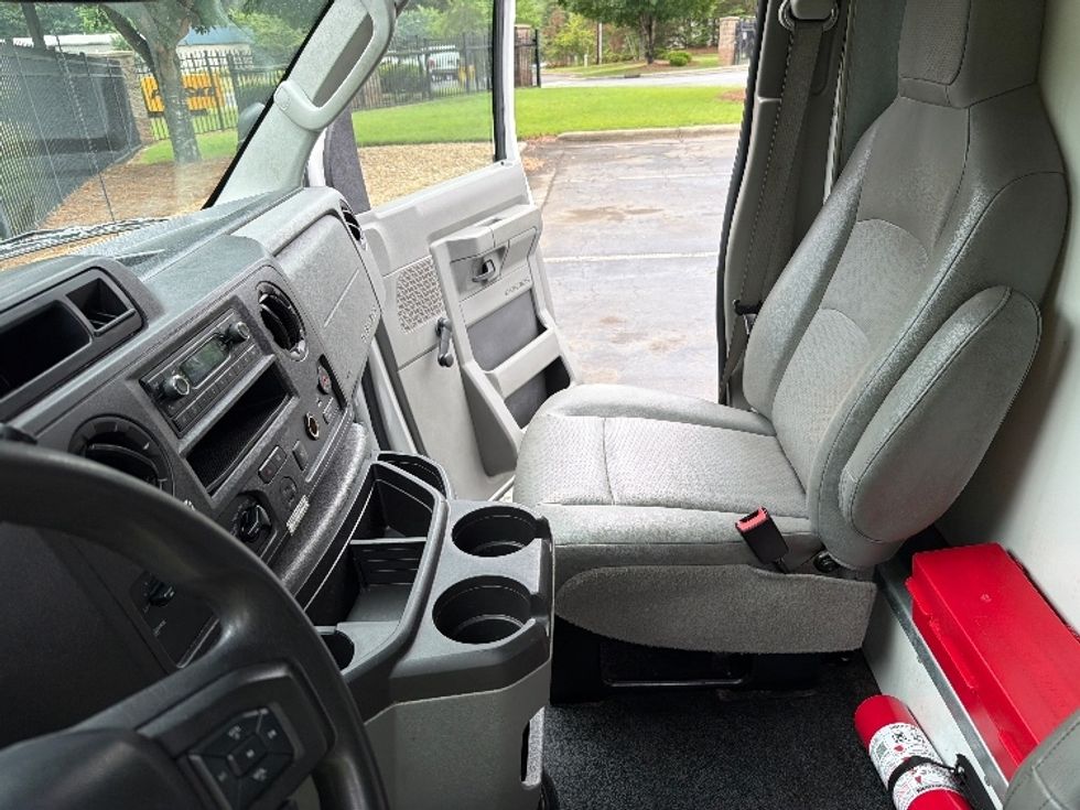 Light Duty Box Truck-Light and Medium Duty Trucks-Ford-2021-E350-San Antonio-TX-105,094\n\t\tmiles-$ 27,000 - Image 18