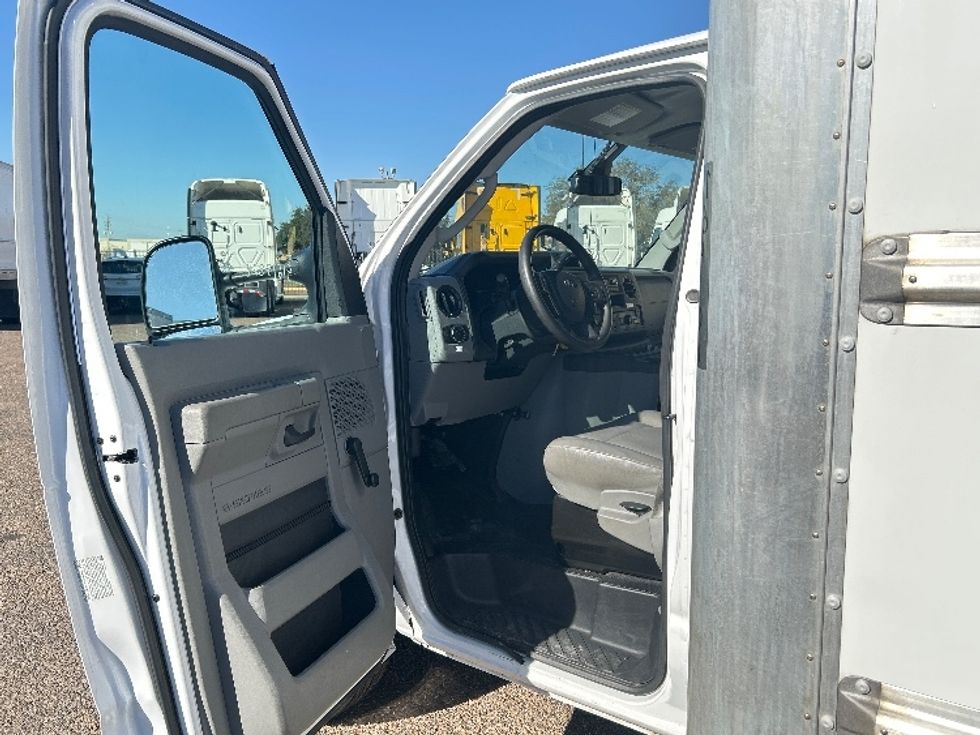 Light Duty Box Truck-Light and Medium Duty Trucks-Ford-2021-E350-San Antonio-TX-105,571\n\t\tmiles-$ 27,750 - Image 15
