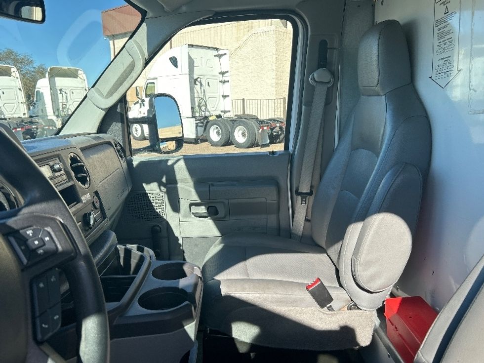 Light Duty Box Truck-Light and Medium Duty Trucks-Ford-2021-E350-San Antonio-TX-105,571\n\t\tmiles-$ 27,750 - Image 18