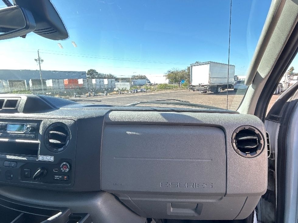 Light Duty Box Truck-Light and Medium Duty Trucks-Ford-2021-E350-San Antonio-TX-105,571\n\t\tmiles-$ 27,750 - Image 20