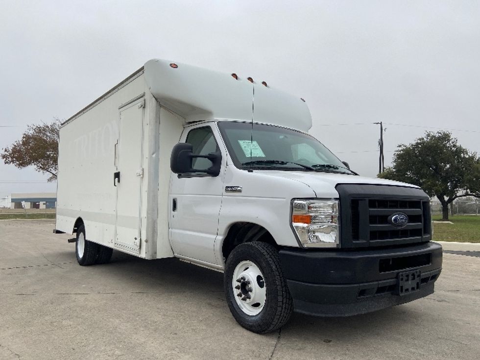 Light Duty Box Truck-Light and Medium Duty Trucks-Ford-2021-E350-San Antonio-TX-132,481\n\t\tmiles-$ 21,750 - Image 1