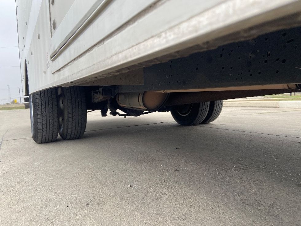 Light Duty Box Truck-Light and Medium Duty Trucks-Ford-2021-E350-San Antonio-TX-132,481\n\t\tmiles-$ 21,750 - Image 12