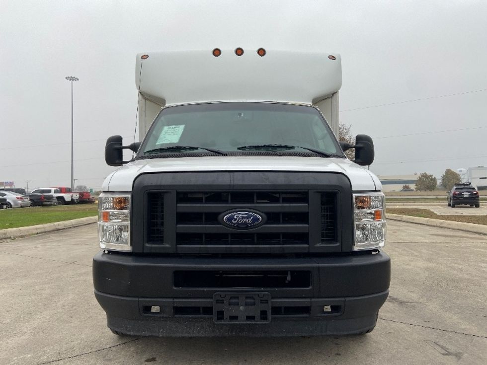 Light Duty Box Truck-Light and Medium Duty Trucks-Ford-2021-E350-San Antonio-TX-132,481\n\t\tmiles-$ 21,750 - Image 2