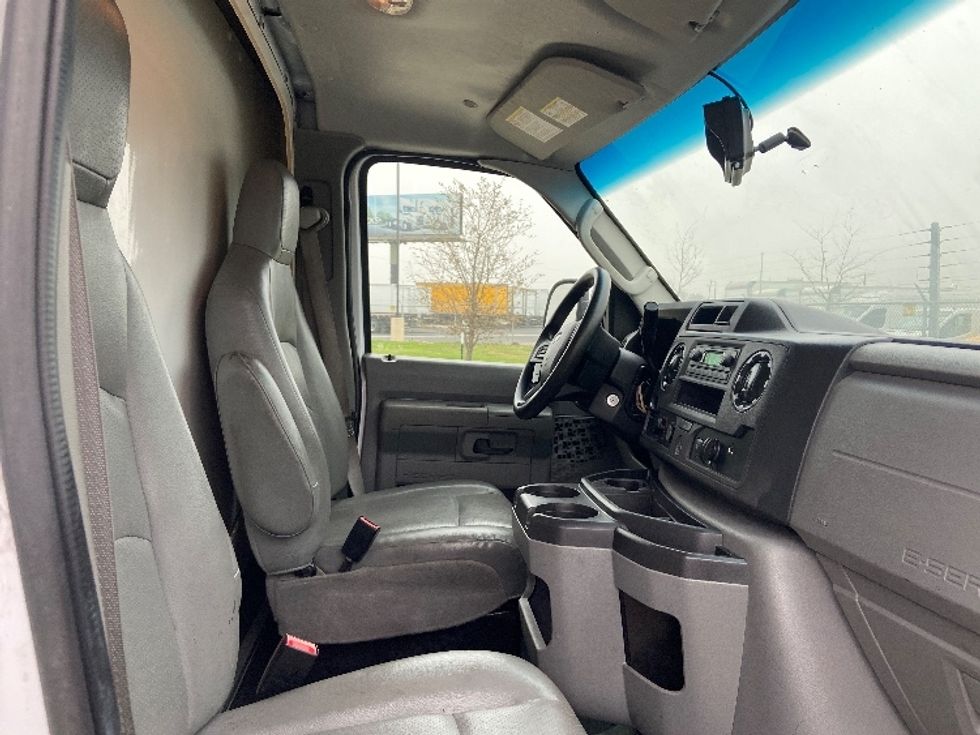 Light Duty Box Truck-Light and Medium Duty Trucks-Ford-2021-E350-San Antonio-TX-132,481\n\t\tmiles-$ 21,750 - Image 20