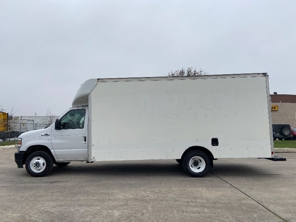 Light Duty Box Truck-Light and Medium Duty Trucks-Ford-2021-E350-San Antonio-TX-132,481\n\t\tmiles-$ 21,750 - Image 4