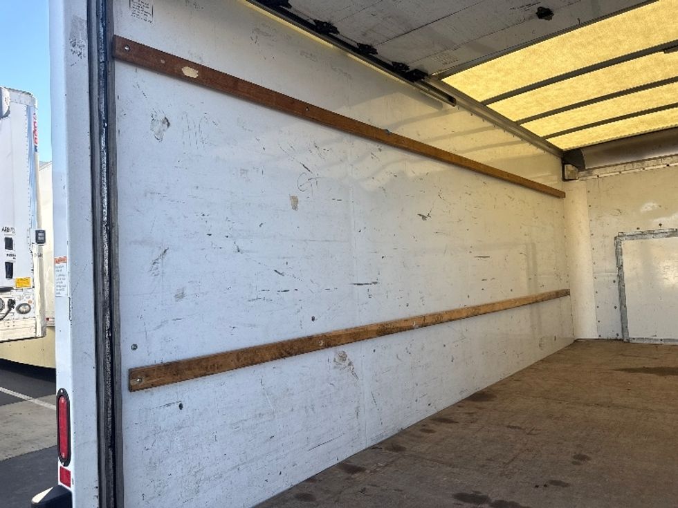 Light Duty Box Truck-Light and Medium Duty Trucks-Ford-2021-E350-Sun Valley-CA-121,582\n\t\tmiles-$ 27,250 - Image 11