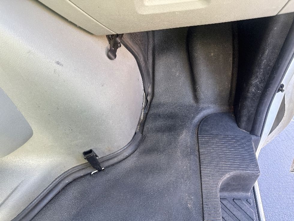 Light Duty Box Truck-Light and Medium Duty Trucks-Ford-2021-E350-Sun Valley-CA-121,582\n\t\tmiles-$ 27,250 - Image 29