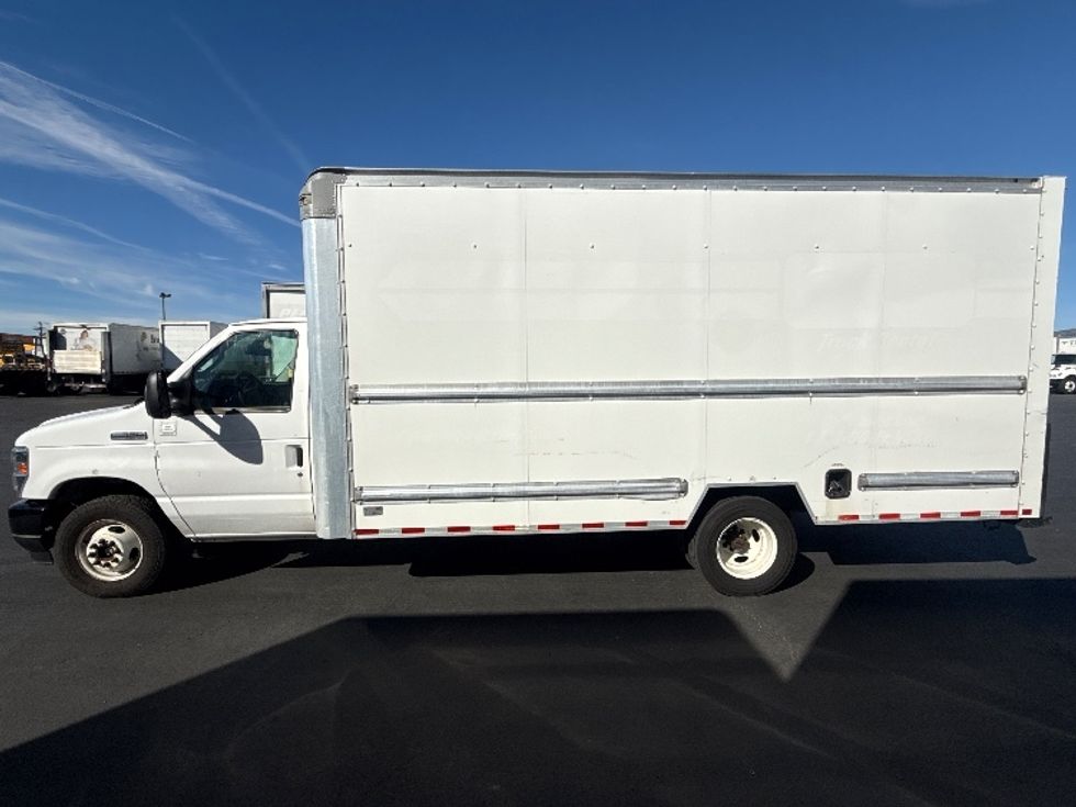 Light Duty Box Truck-Light and Medium Duty Trucks-Ford-2021-E350-Sun Valley-CA-121,582\n\t\tmiles-$ 27,250 - Image 4