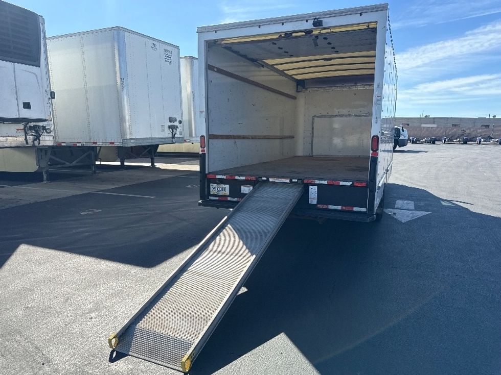 Light Duty Box Truck-Light and Medium Duty Trucks-Ford-2021-E350-Sun Valley-CA-121,582\n\t\tmiles-$ 27,250 - Image 9