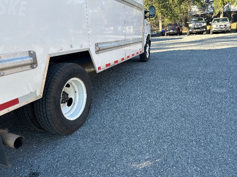 Light Duty Box Truck-Light and Medium Duty Trucks-Ford-2021-E350-Tallahassee-FL-113,222\n\t\tmiles-$ 28,250 - Image 14