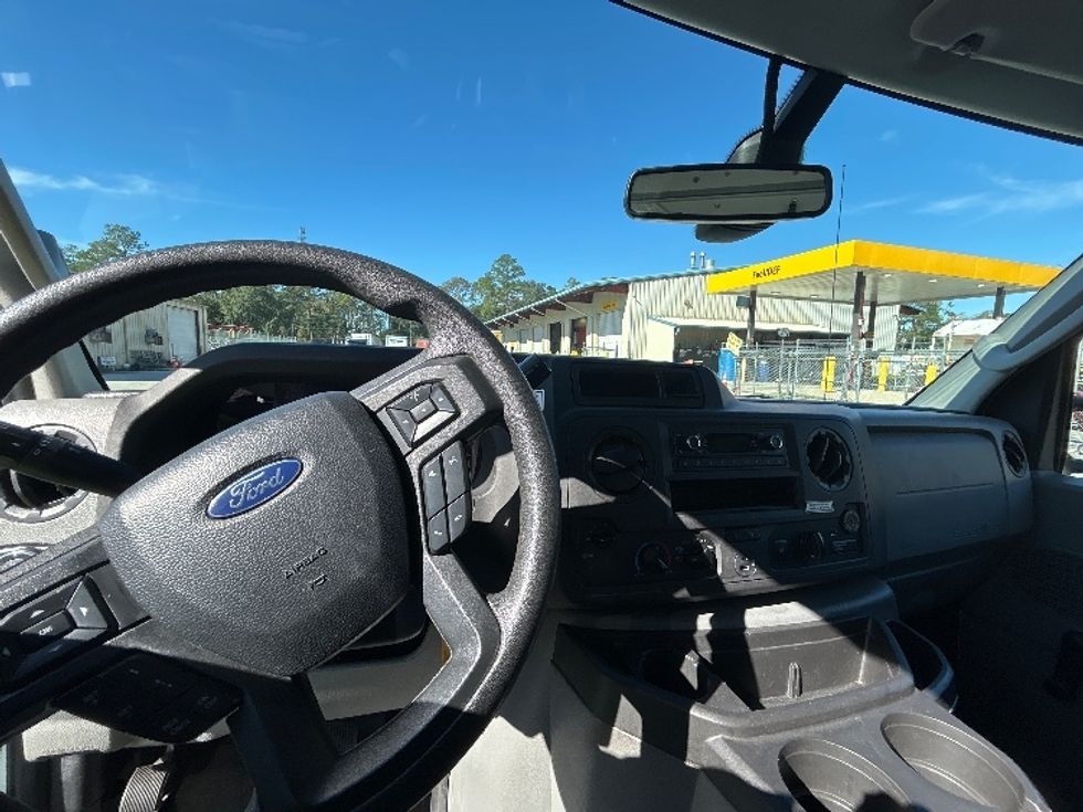 Light Duty Box Truck-Light and Medium Duty Trucks-Ford-2021-E350-Tallahassee-FL-113,222\n\t\tmiles-$ 28,250 - Image 18