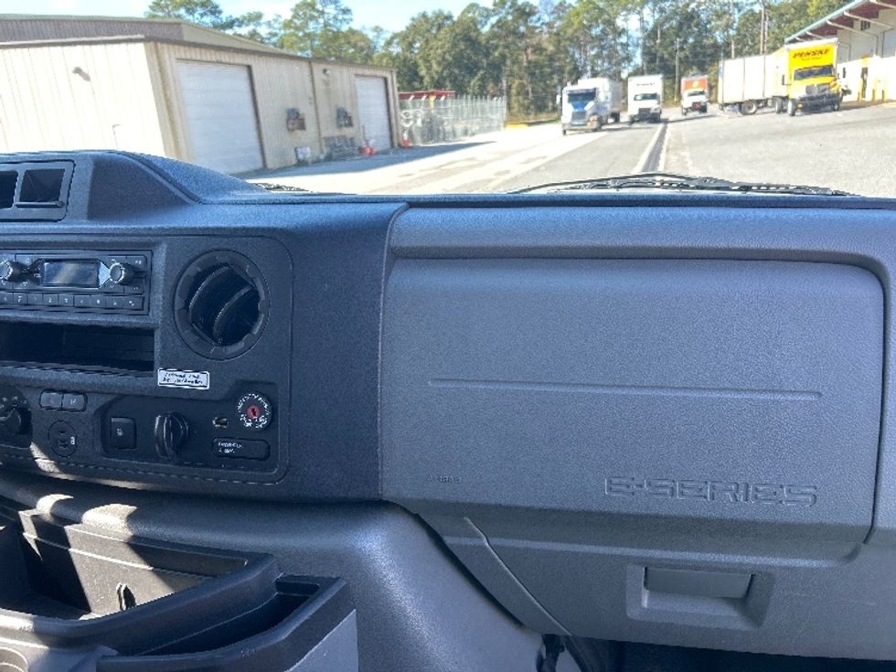 Light Duty Box Truck-Light and Medium Duty Trucks-Ford-2021-E350-Tallahassee-FL-113,222\n\t\tmiles-$ 28,250 - Image 21