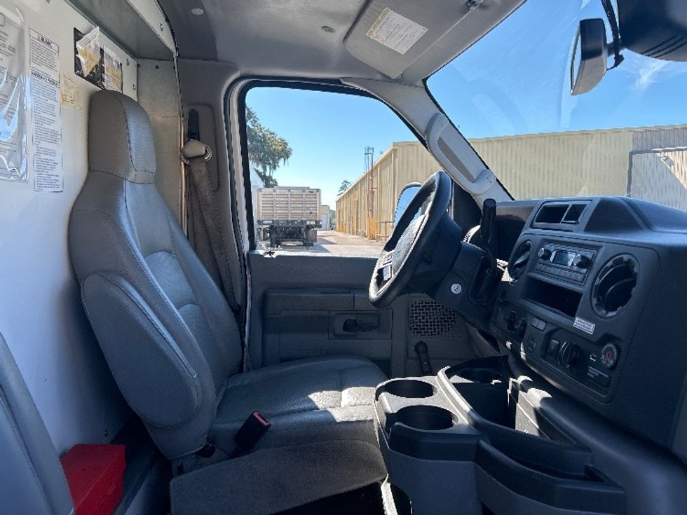 Light Duty Box Truck-Light and Medium Duty Trucks-Ford-2021-E350-Tallahassee-FL-113,222\n\t\tmiles-$ 28,250 - Image 22