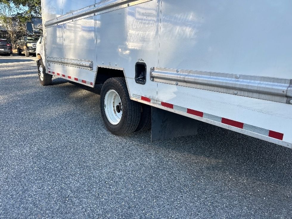 Light Duty Box Truck-Light and Medium Duty Trucks-Ford-2021-E350-Tallahassee-FL-113,222\n\t\tmiles-$ 28,250 - Image 5