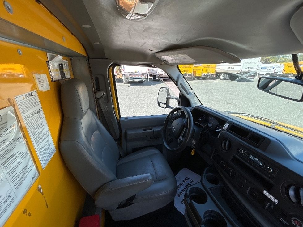 Light Duty Box Truck-Light and Medium Duty Trucks-Ford-2021-E350-Tallahassee-FL-96,244\n\t\tmiles-$ 29,000 - Image 22