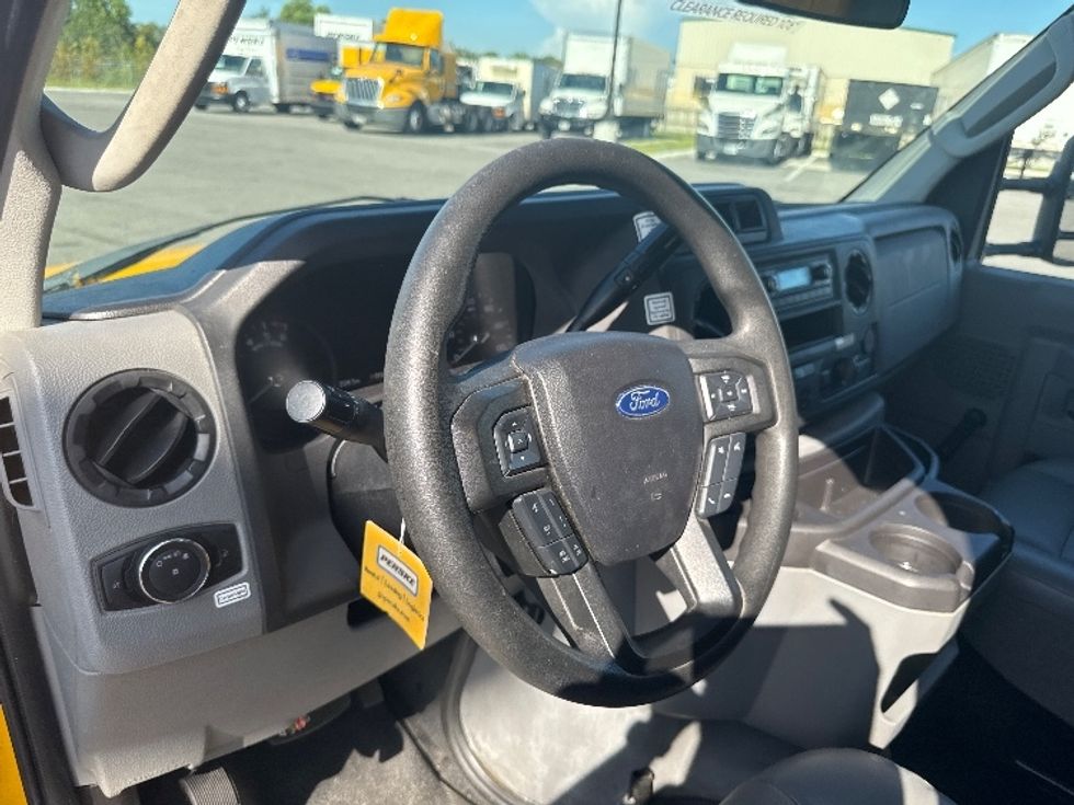 Light Duty Box Truck-Light and Medium Duty Trucks-Ford-2021-E350-Tampa-FL-72,115\n\t\tmiles-$ 28,750 - Image 16