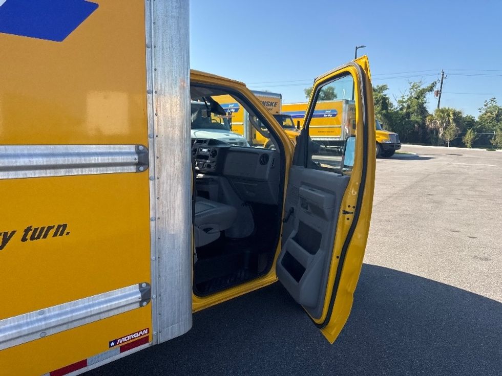 Light Duty Box Truck-Light and Medium Duty Trucks-Ford-2021-E350-Tampa-FL-72,115\n\t\tmiles-$ 28,750 - Image 19