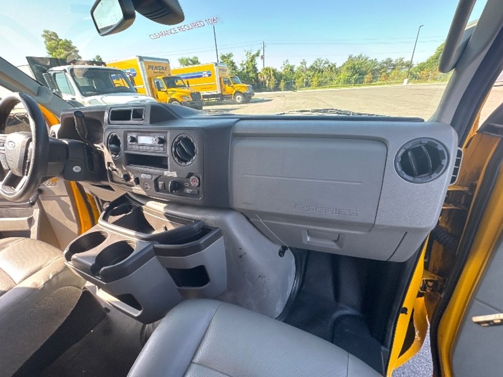 Light Duty Box Truck-Light and Medium Duty Trucks-Ford-2021-E350-Tampa-FL-72,115\n\t\tmiles-$ 28,750 - Image 20