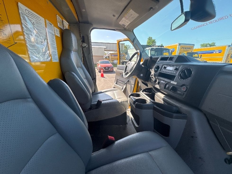 Light Duty Box Truck-Light and Medium Duty Trucks-Ford-2021-E350-Tampa-FL-72,115\n\t\tmiles-$ 28,750 - Image 21