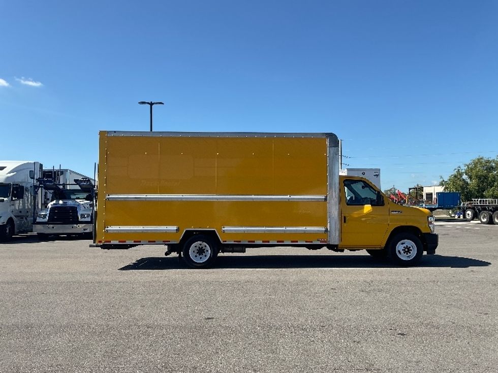 Light Duty Box Truck-Light and Medium Duty Trucks-Ford-2021-E350-Tampa-FL-76,721\n\t\tmiles-$ 30,000 - Image 15
