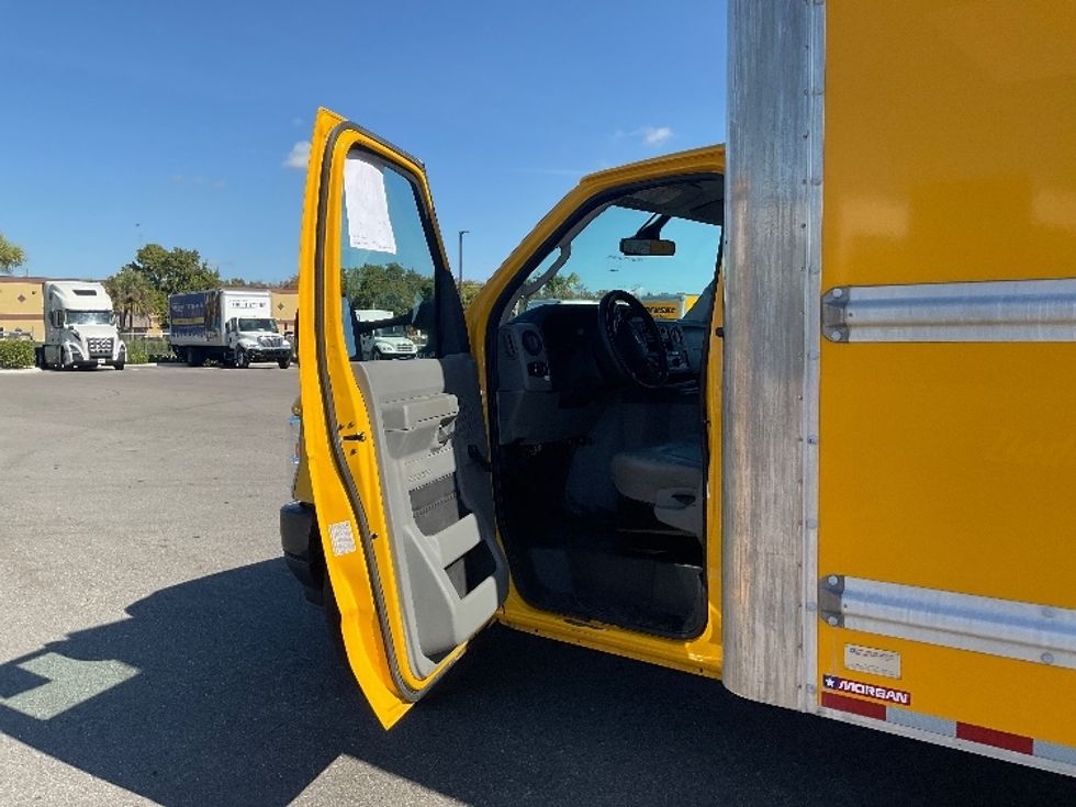 Light Duty Box Truck-Light and Medium Duty Trucks-Ford-2021-E350-Tampa-FL-76,721\n\t\tmiles-$ 30,000 - Image 16