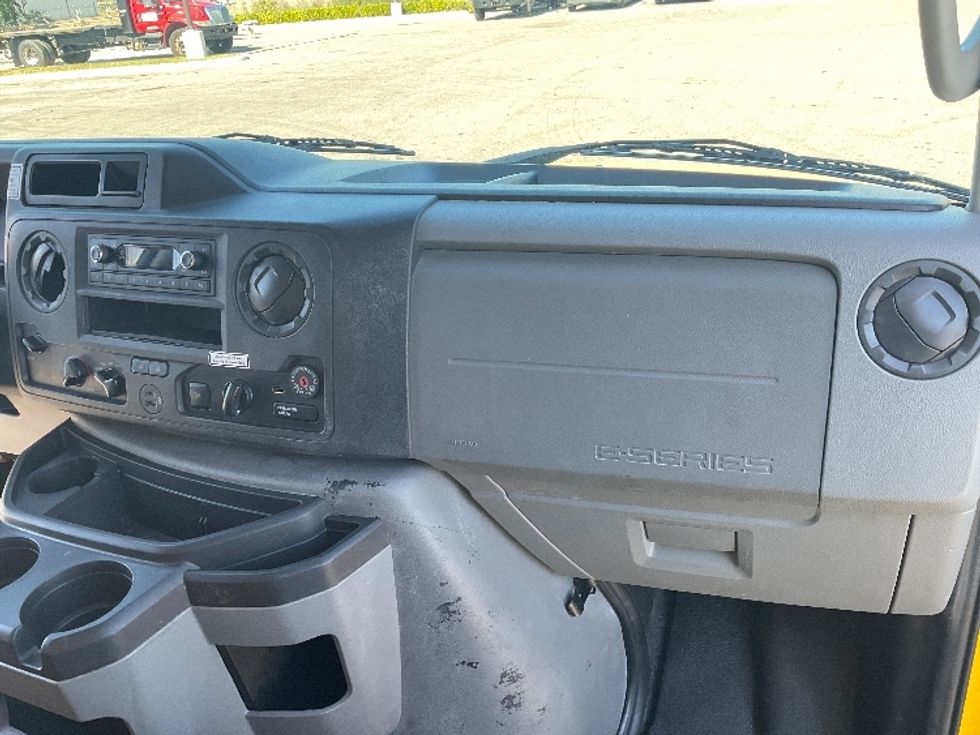 Light Duty Box Truck-Light and Medium Duty Trucks-Ford-2021-E350-Tampa-FL-76,721\n\t\tmiles-$ 30,000 - Image 21