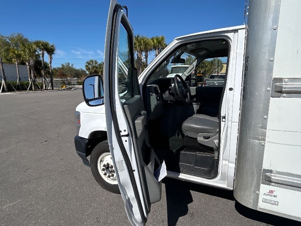Light Duty Box Truck-Light and Medium Duty Trucks-Ford-2021-E350-Tampa-FL-90,352\n\t\tmiles-$ 31,000 - Image 16
