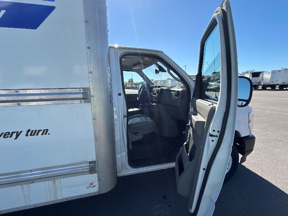 Light Duty Box Truck-Light and Medium Duty Trucks-Ford-2021-E350-Tampa-FL-90,352\n\t\tmiles-$ 31,000 - Image 20
