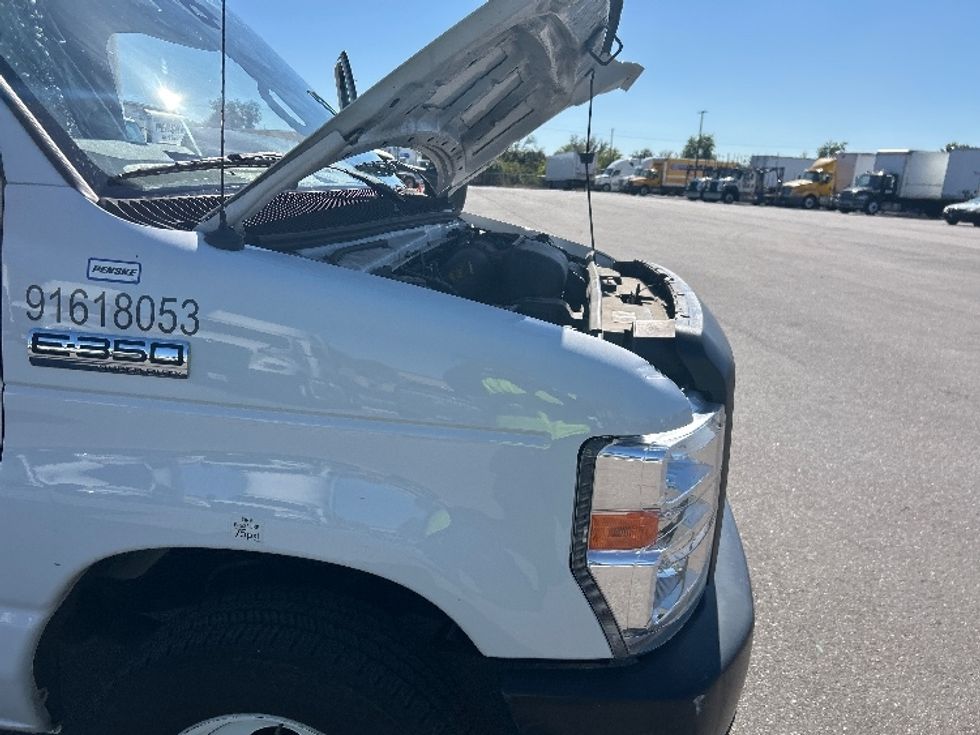 Light Duty Box Truck-Light and Medium Duty Trucks-Ford-2021-E350-Tampa-FL-90,352\n\t\tmiles-$ 31,000 - Image 23