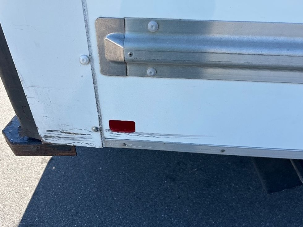 Light Duty Box Truck-Light and Medium Duty Trucks-Ford-2021-E350-Tampa-FL-90,352\n\t\tmiles-$ 31,000 - Image 28