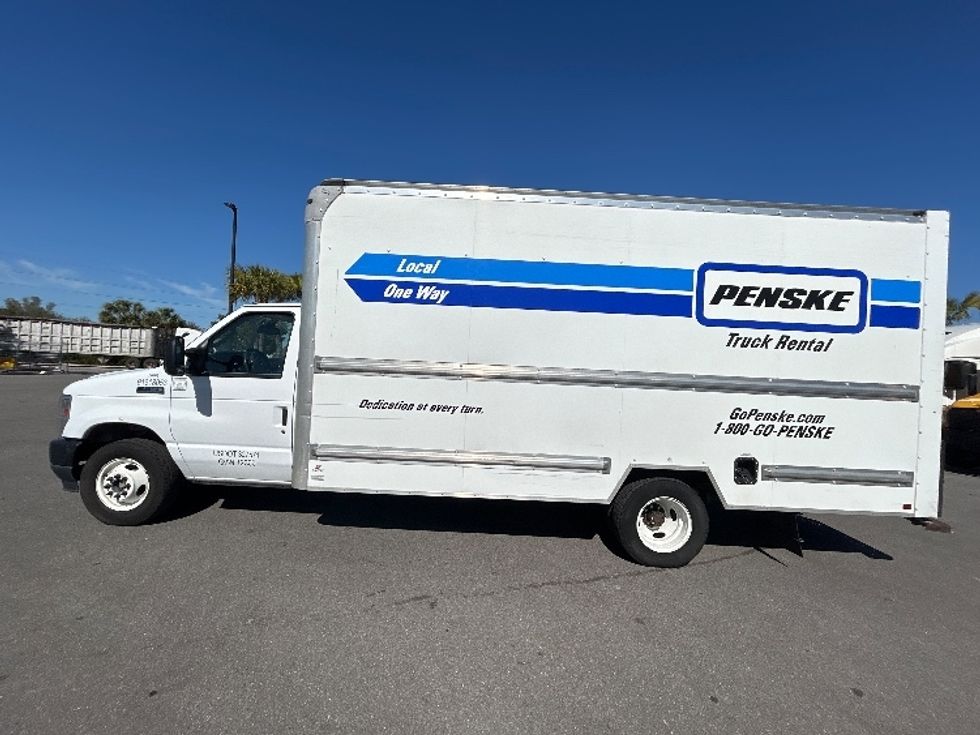 Light Duty Box Truck-Light and Medium Duty Trucks-Ford-2021-E350-Tampa-FL-90,352\n\t\tmiles-$ 31,000 - Image 4