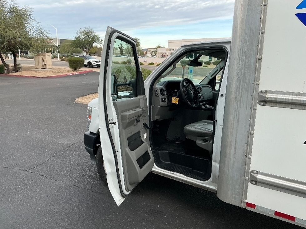 Light Duty Box Truck-Light and Medium Duty Trucks-Ford-2021-E350-Tempe-AZ-123,131\n\t\tmiles-$ 27,250 - Image 11