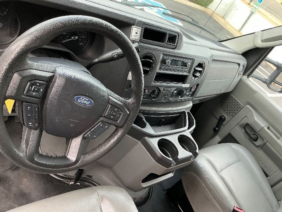 Light Duty Box Truck-Light and Medium Duty Trucks-Ford-2021-E350-Tempe-AZ-123,131\n\t\tmiles-$ 27,250 - Image 13