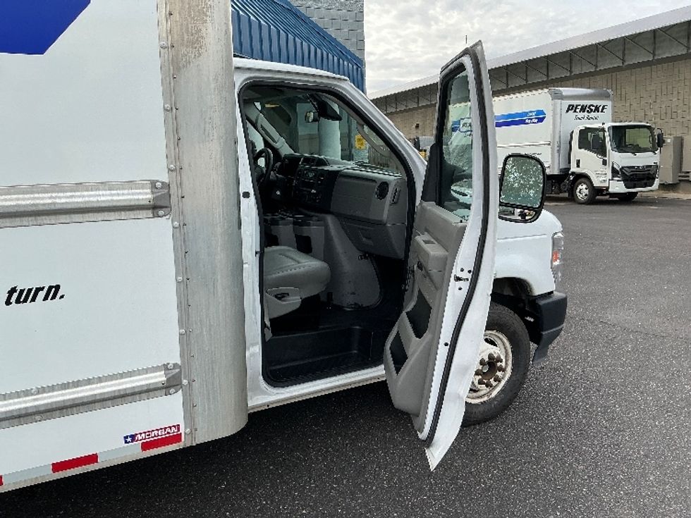 Light Duty Box Truck-Light and Medium Duty Trucks-Ford-2021-E350-Tempe-AZ-123,131\n\t\tmiles-$ 27,250 - Image 15