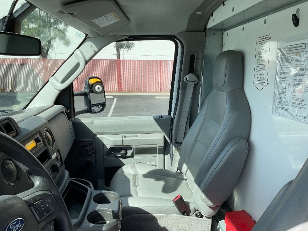 Light Duty Box Truck-Light and Medium Duty Trucks-Ford-2021-E350-Torrance-CA-82,852\n\t\tmiles-$ 31,750 - Image 19